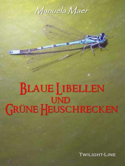 Blaue Libellen und grüne Heuschrecken