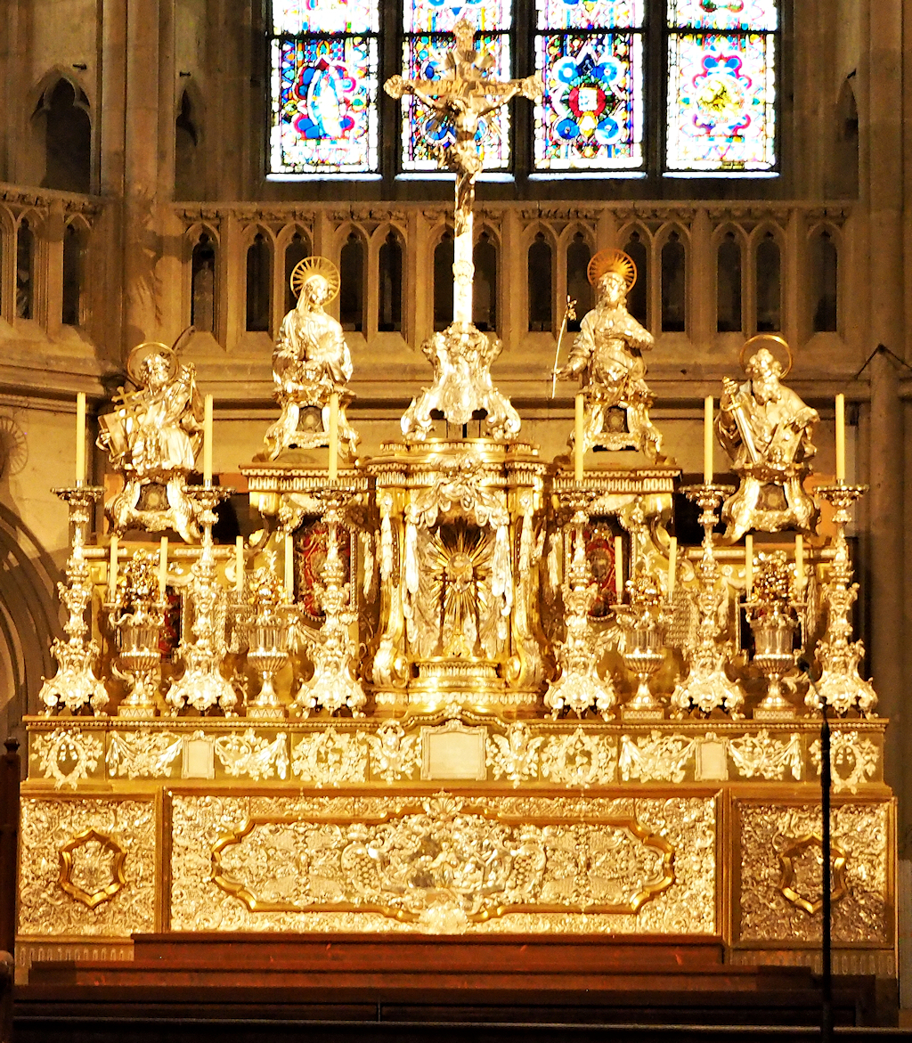 Altar im Regensburger Dom