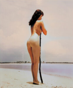 Bettie Page am Strand