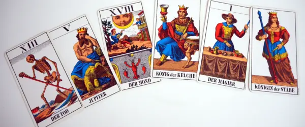 Glauben Sie daran, dass man mit Tarotkarten das Schicksal vorhersagen kann?